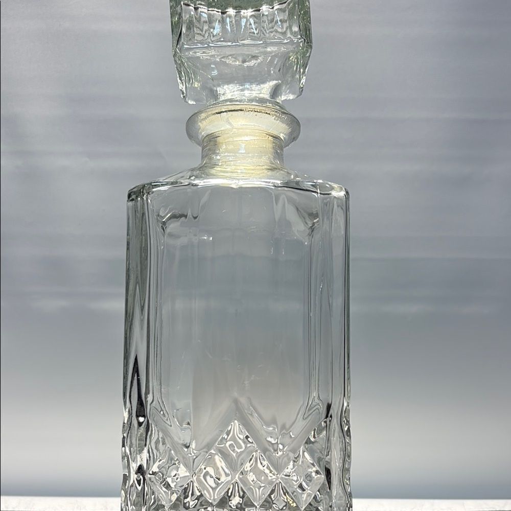 Elegant Clear Glass Decanter